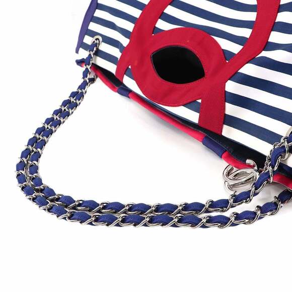 CHANEL Red Canvas Logo Tote Bag - Picture 6 of 10